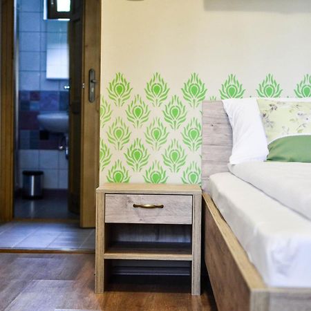 Páva Apartmanház Makó Exterior foto