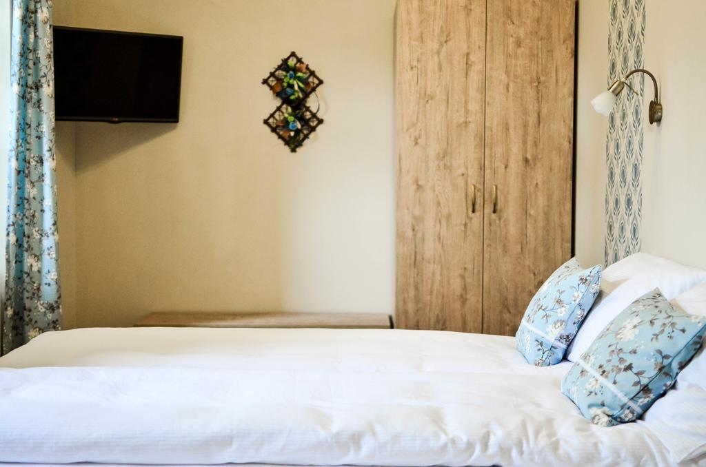 Páva Apartmanház Makó Exterior foto